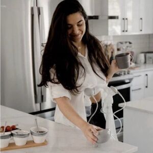 New bblüv Flöw Double Electric Breast Pump – Portable, Quiet, Rechargeable 🌸